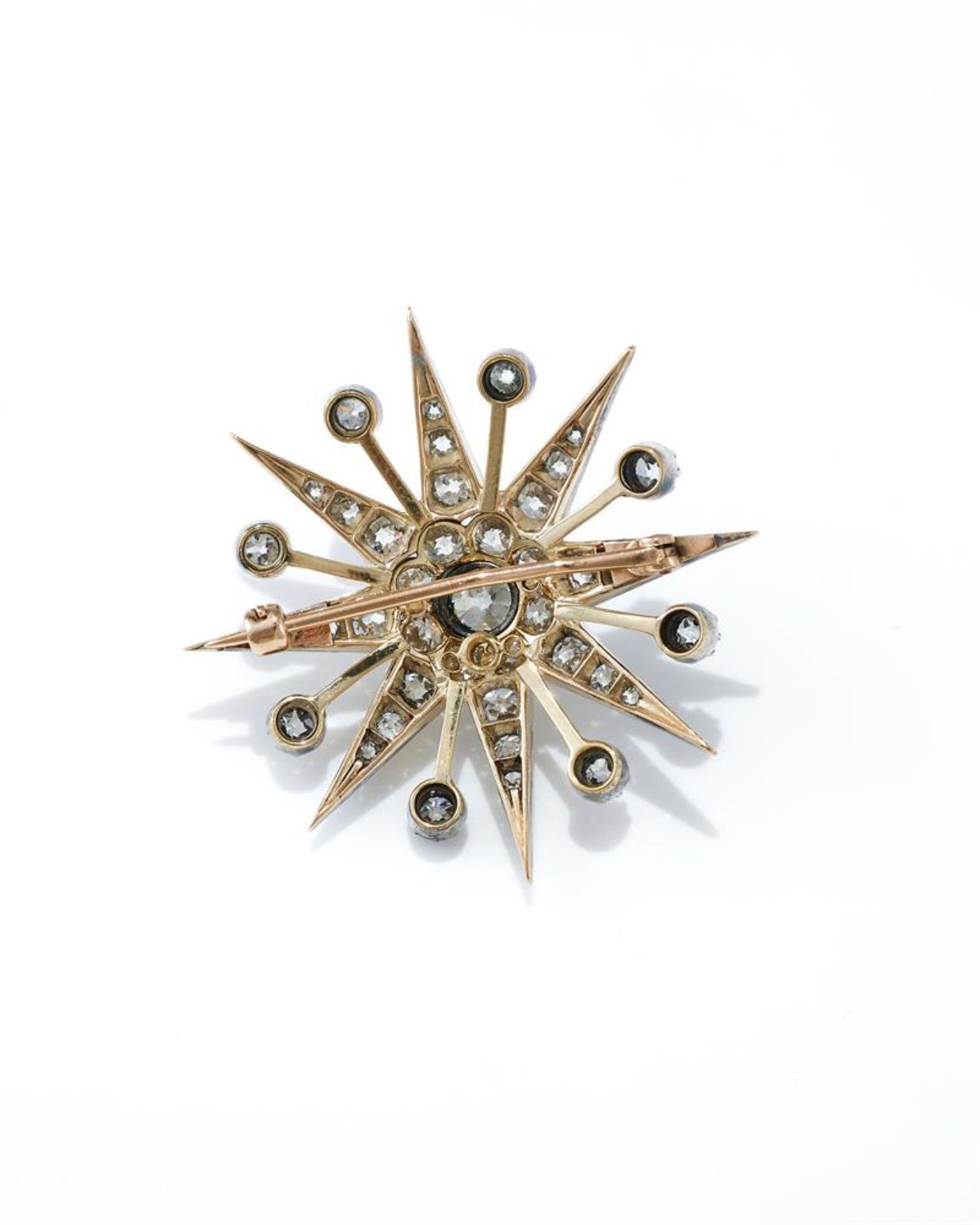 A LATE 19TH CENTURY DIAMOND STAR BROOCH - Image 2 of 2