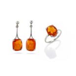 AN EARLY 20TH CENTURY FIRE OPAL RING AND EARRINGS