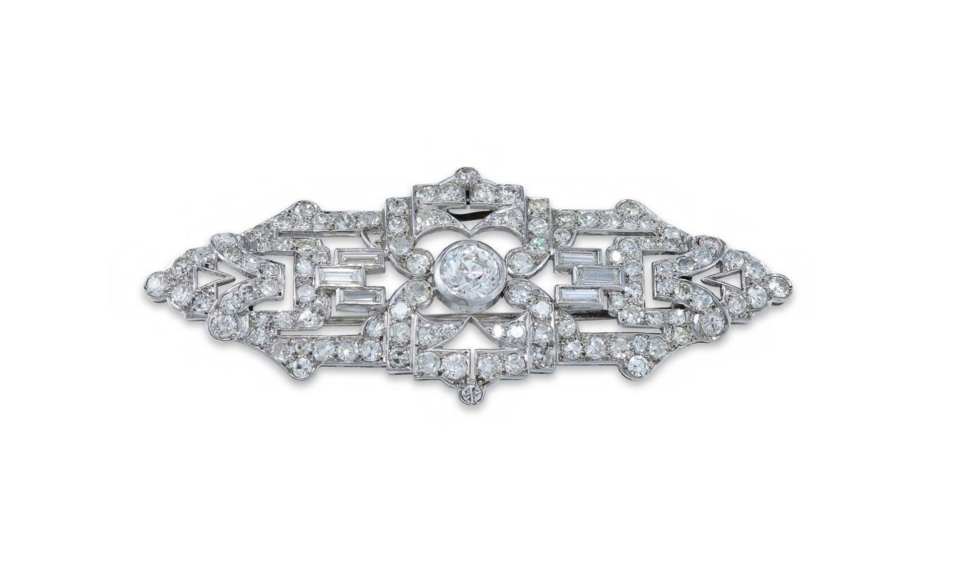 AN ART DECO DIAMOND BROOCH