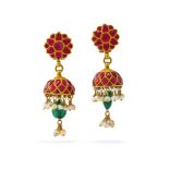 A PAIR OF INDIAN RED STONE, PEARL AND EMERALD KARAN-PHUL EAR PENDANTS