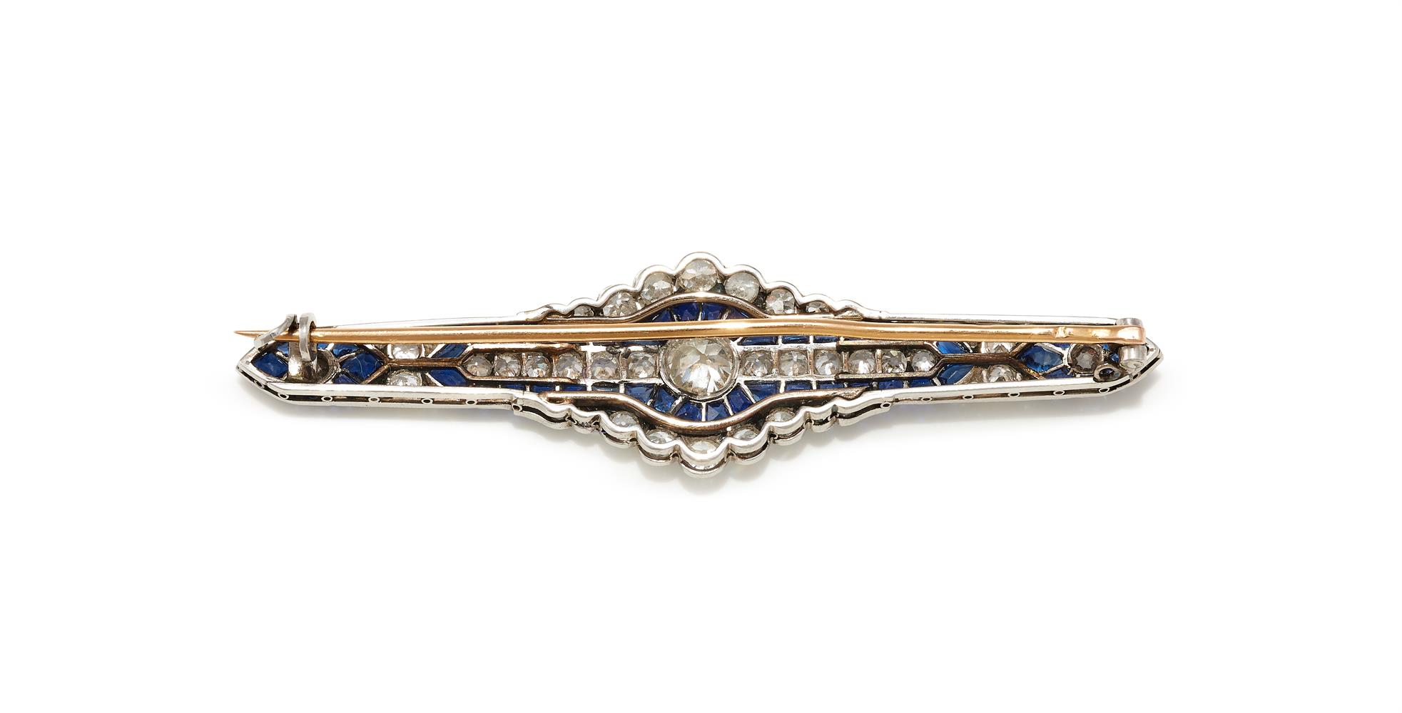 AN ART DECO SAPPHIRE AND DIAMOND BROOCH - Image 2 of 2