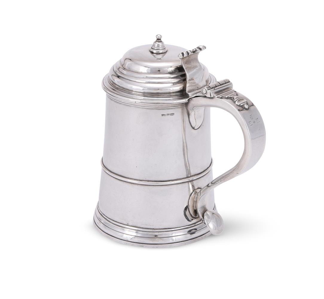 AN AMERICAN SILVER SLIGHTLY TAPERING TANKARD - Image 2 of 4