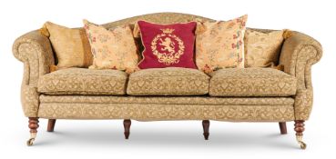 AN UPHOLSTERED SOFA IN VICTORIAN STYLE IN THE MANNER OF HOWARD & SONS, 20TH CENTURY