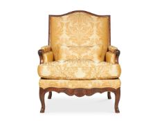 A FRENCH BEECH BERGERE OF REGENCE STYLE, 20TH CENTURY