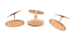A PAIR OF OVAL PANEL CUFFLINKS