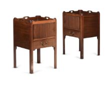 A PAIR OF MAHOGANY BEDSIDE CUPBOARDS IN GEORGE III STYLE, 20TH CENTURY