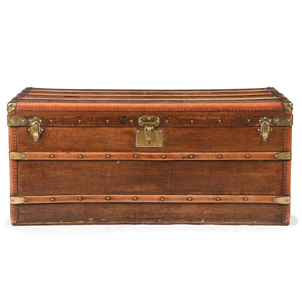 A GOYARD CANVAS, WOOD, LEATHER AND BRASS MOUNTED TRUNK, LATE 19TH OR EARLY 20TH CENTURY