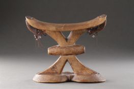 A GOOD 'OLD DRY' SOUTH AFRICAN HEADREST, SHONA/TSONGA TRIBE