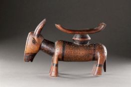 AN UNUSUALLY LARGE TSONGA 'ANTELOPE' HEADREST
