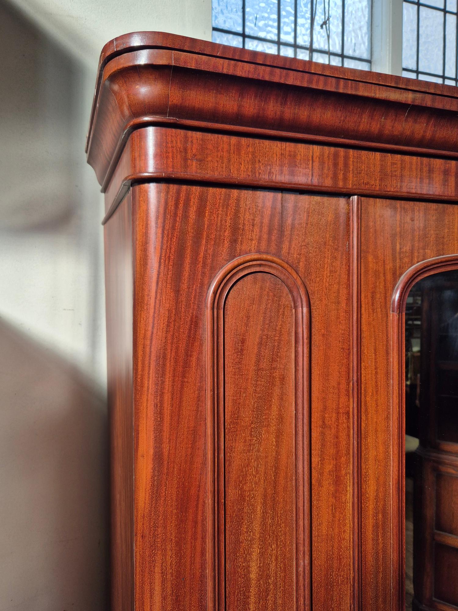 Victorian mahogany round corner single door wardrobe - Image 4 of 4