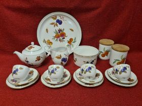 Royal Worcester Evesham and Evesham Vale tablewares
