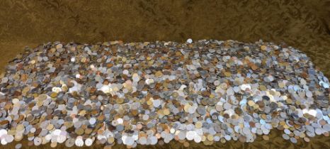 Over 55kg mixed world coinage