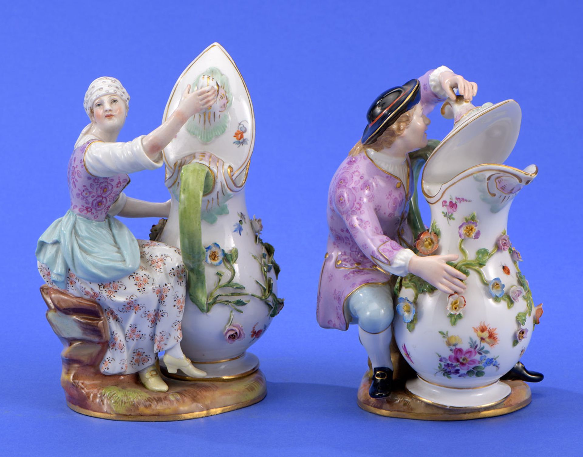 Ein Paar Meissen-Kannen mit plastischen Figuren   19. Jhdt.