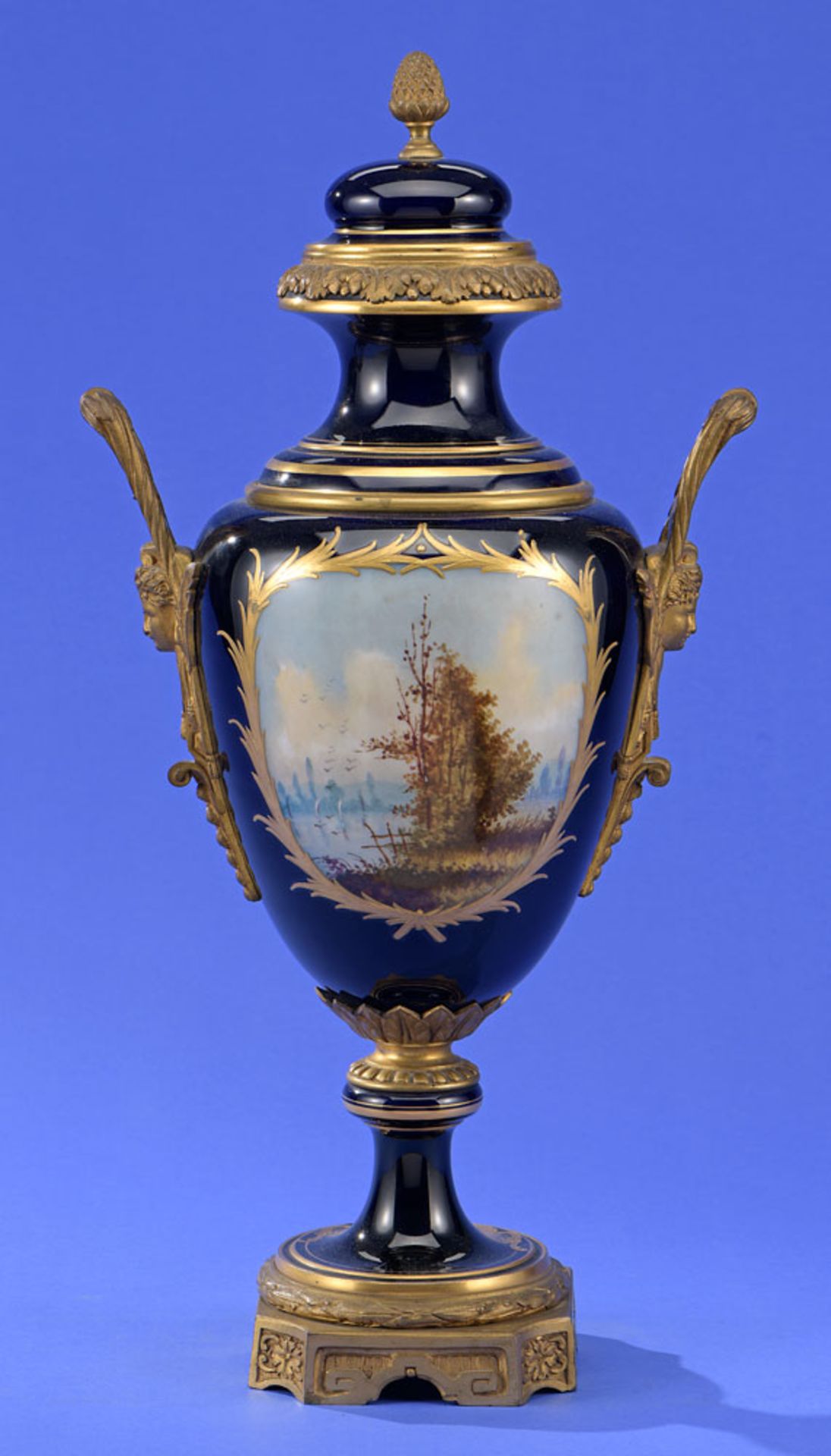 Vase im Sèvres-Stil   Frankreich, Ende 19. Jhdt. - Bild 2 aus 3