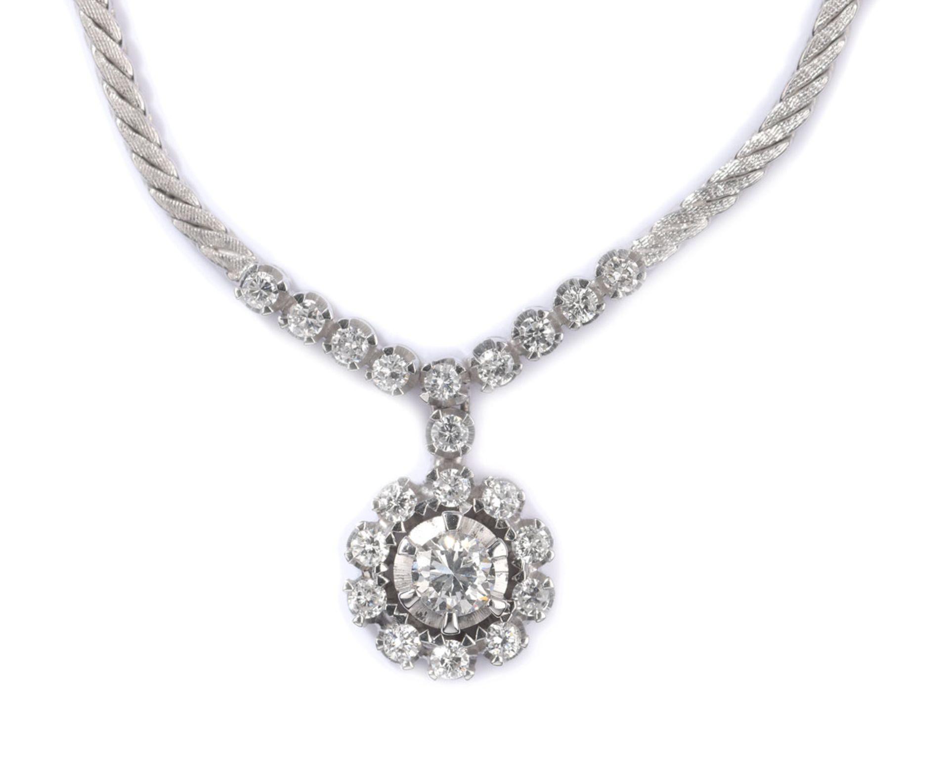 Collier 18 kt WG, mit ZÖ 42 cm, 4 Brill. 0,17 ct, TW-si, 1 Brill. 0,01 ct, TW-si