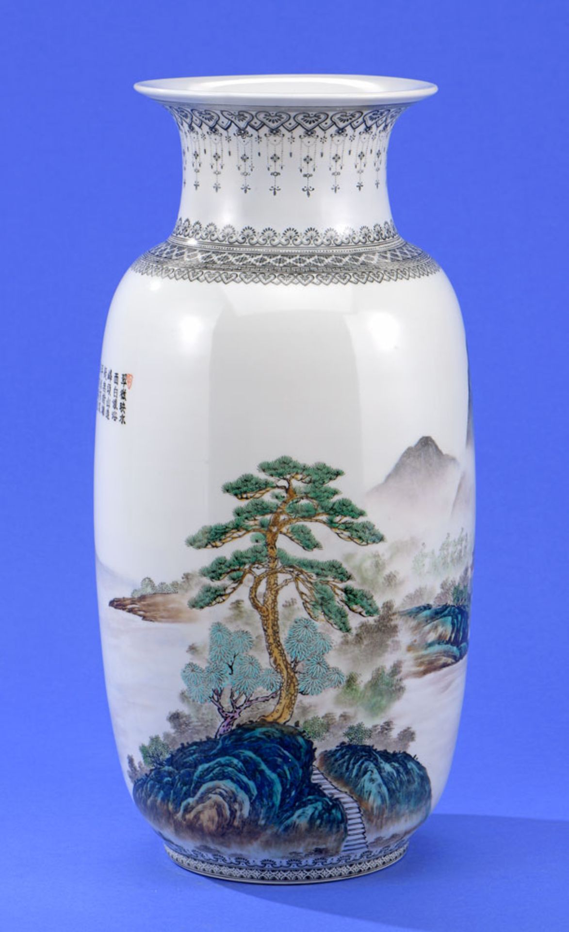 Feine Republik-Vase   China 20. Jhdt.