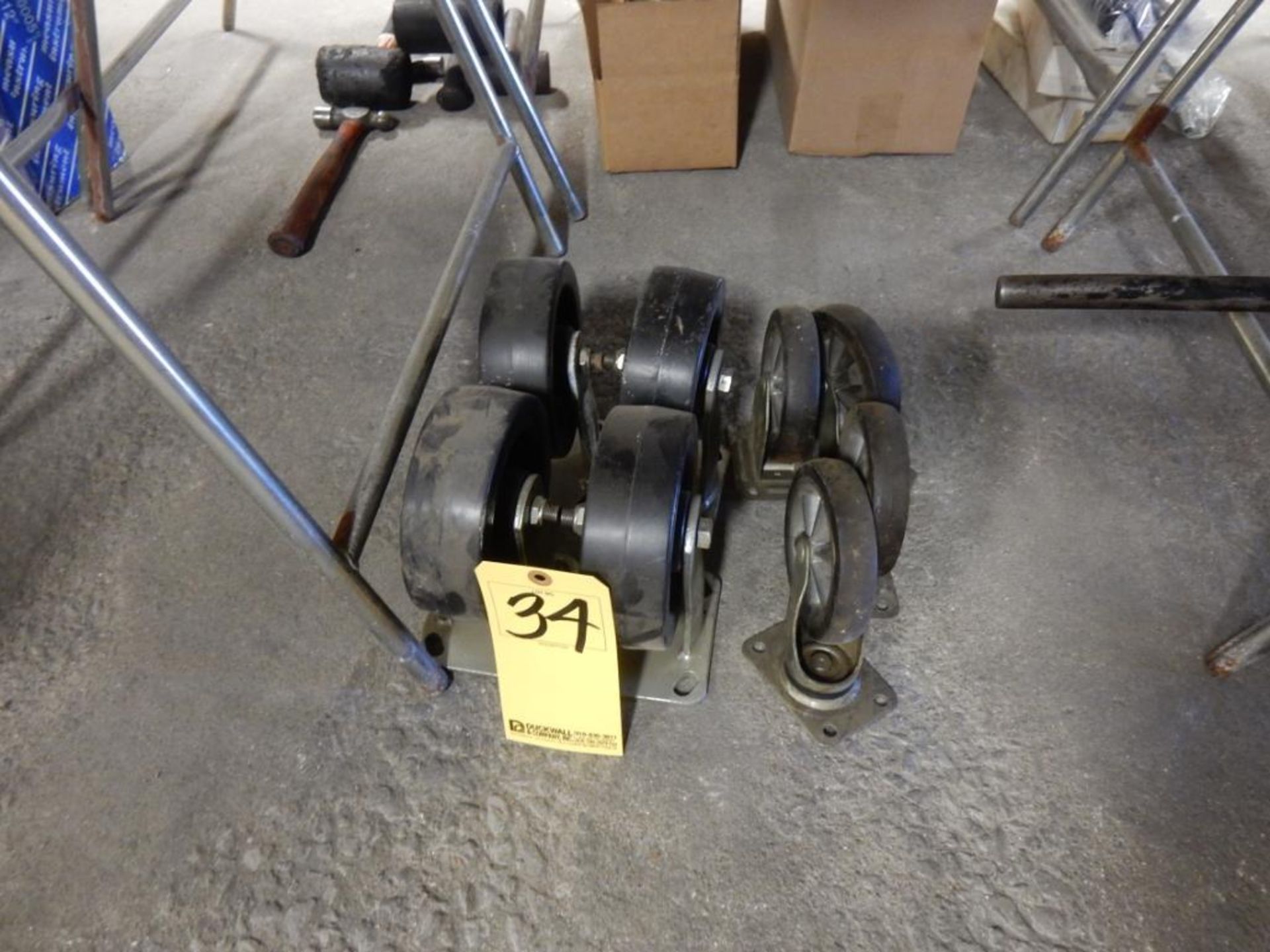 LOT CASTORS