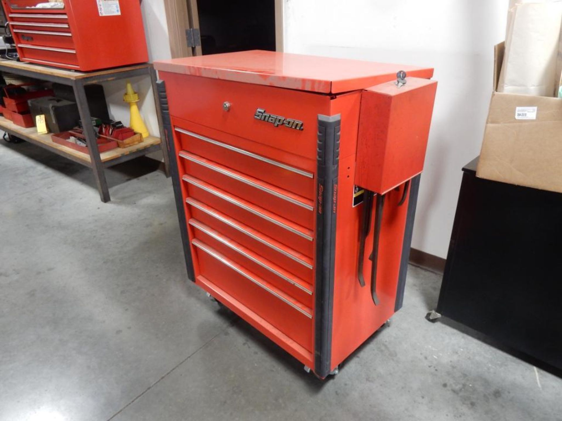 SNAP-ON 6-DRAWER ROLLING TOOL CABINET W/REMAINING CONTENTS