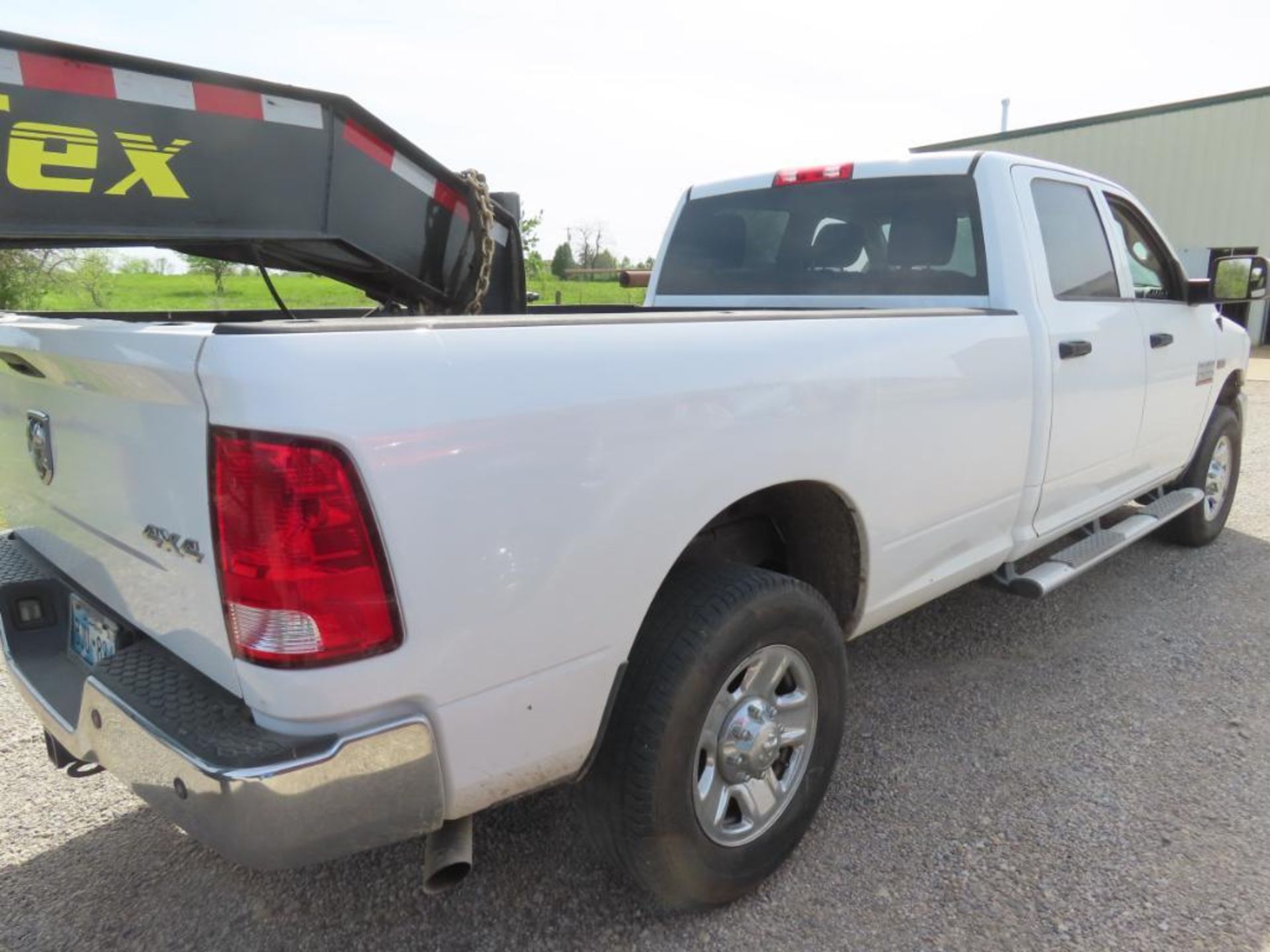 2015 RAM 2500HD CREW CAB PICKUP, VIN# 3C6UR5HJXFG553705, 168,000 MILES, 4X4, LONG BED, GOOSENECK BAL - Image 4 of 11