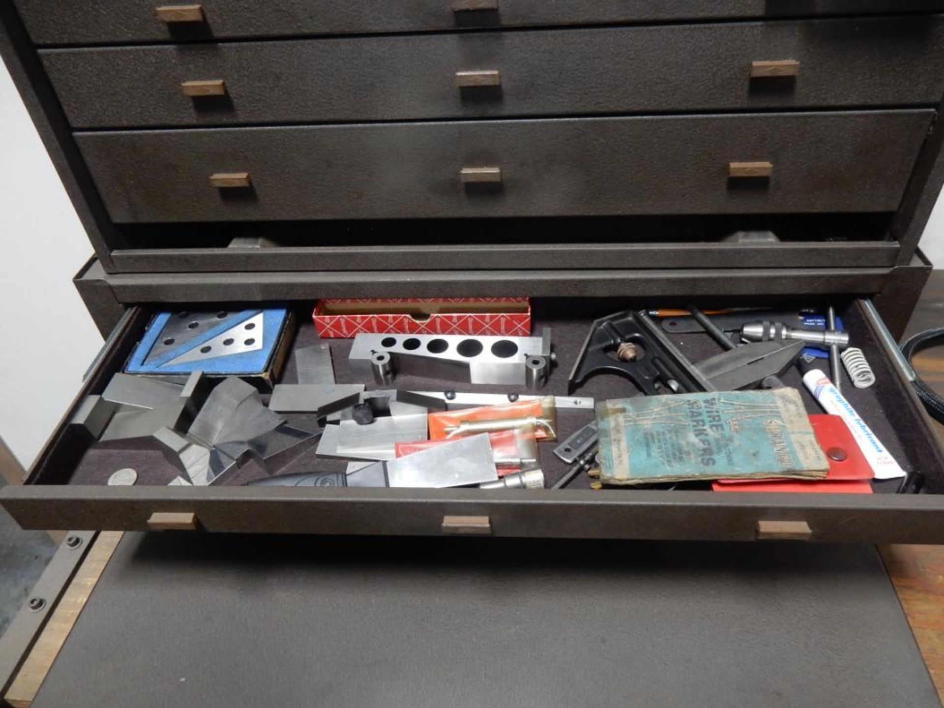 KENNEDY 13-DRAWER MACHINIST TOOL CHEST W/MISC. CONTENTS - MISC. GAUGES, PARTS, DIVIDERS, SCREW DRIVE - Image 2 of 3