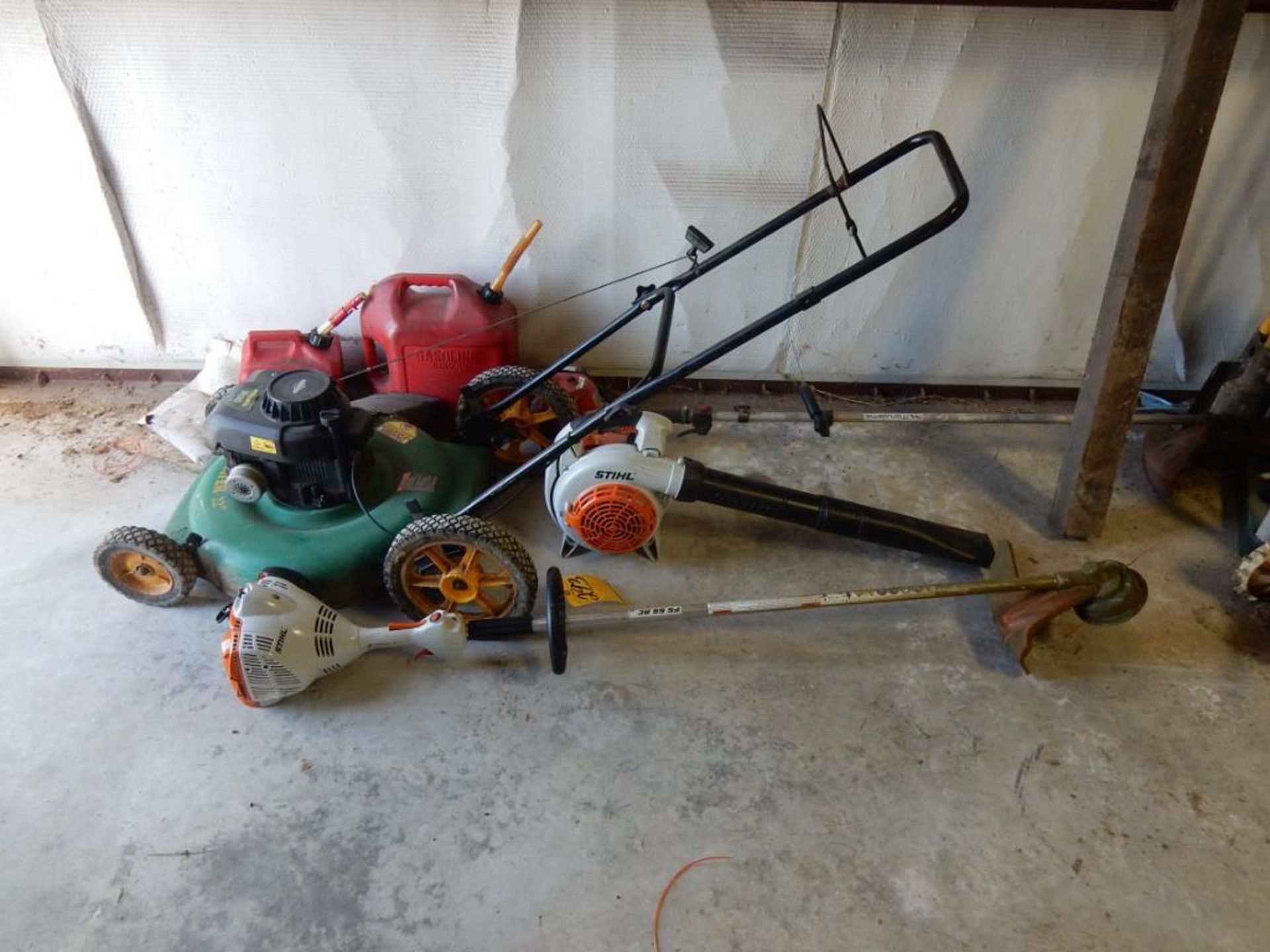 LOT WALK-BEHIND PUSH MOWER, WEEDEATER, LEAF BLOWER, ETC.