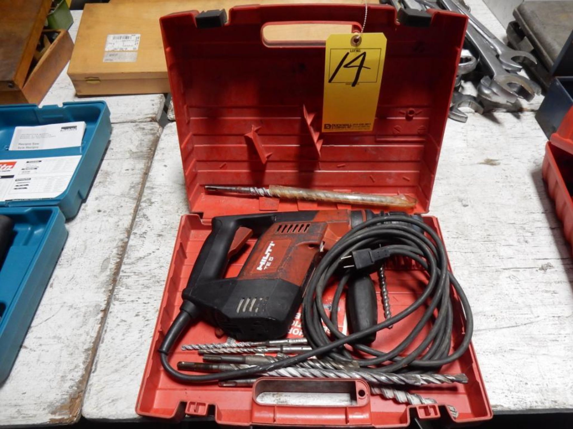 HILTI HAMMER DRILL, M# TE-5 W/CASE & BITS