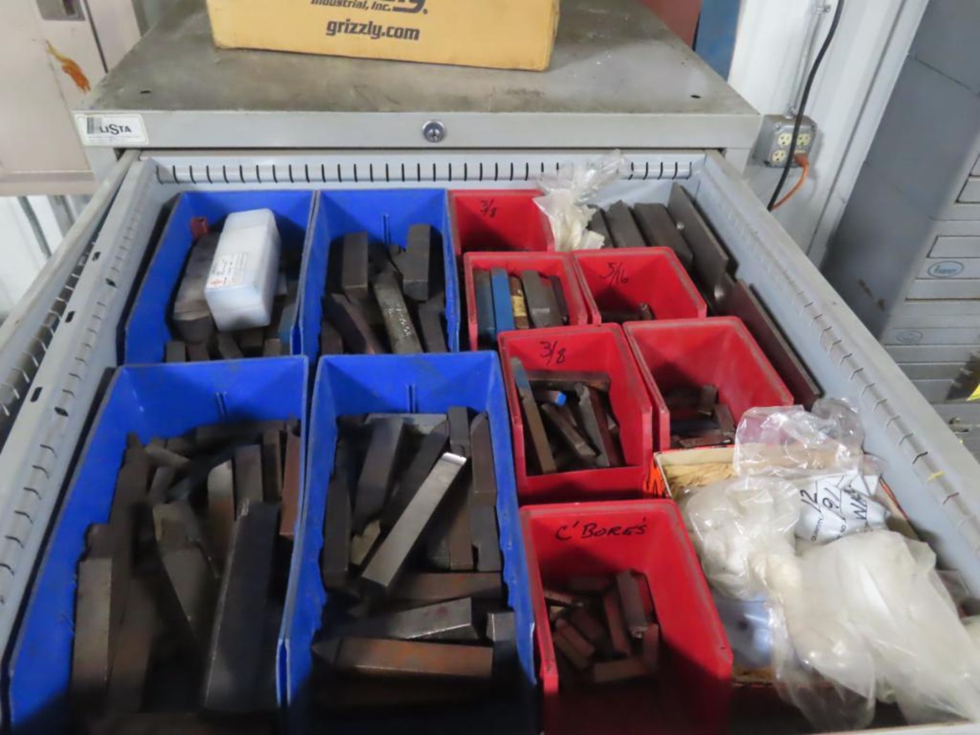 CONTENTS OF DRAWER - CARBIDE LATHE TOOLING