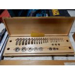 METRIC TAP & DIE SET