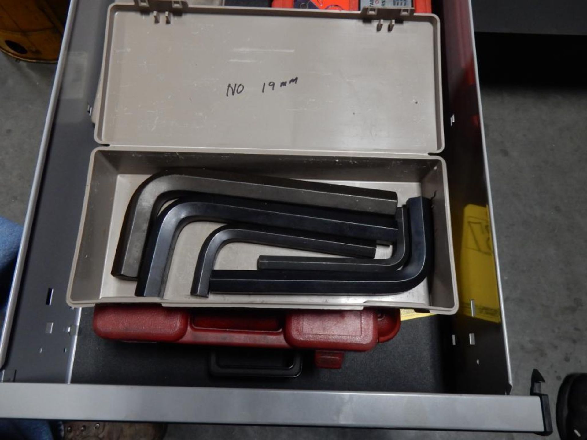 CONTENTS OF DRAWER - MAC SNAP RING PLYERS, PROTO SNAP RING PLYERS, PULLERS, HEX KEYS, ETC. - Image 5 of 6