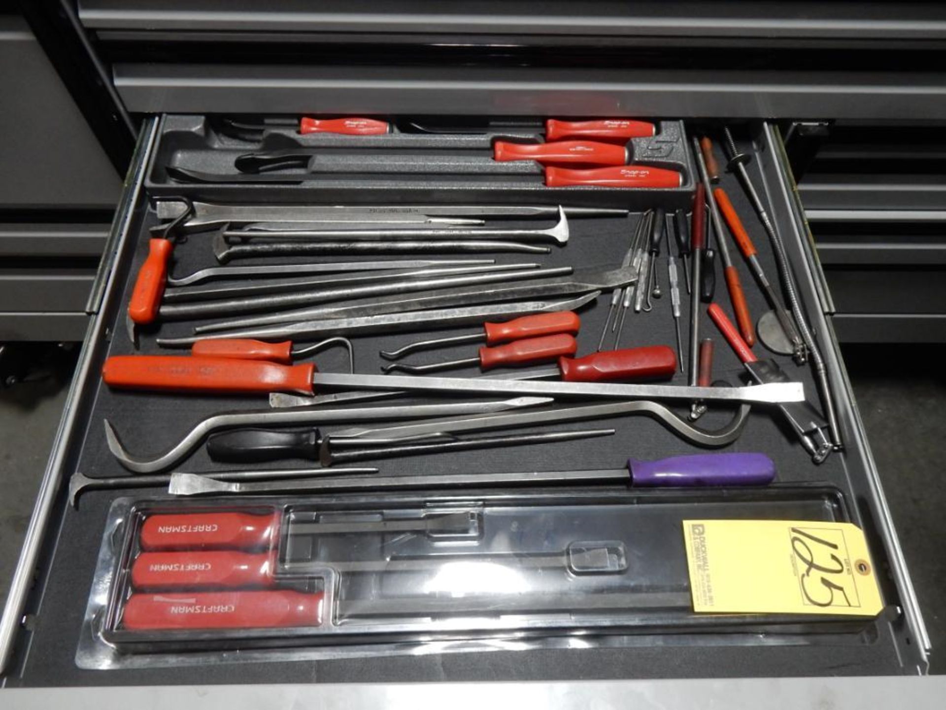 CONTENTS OF DRAWER - SNAP-ON & CRAFTSMAN PRY BARS