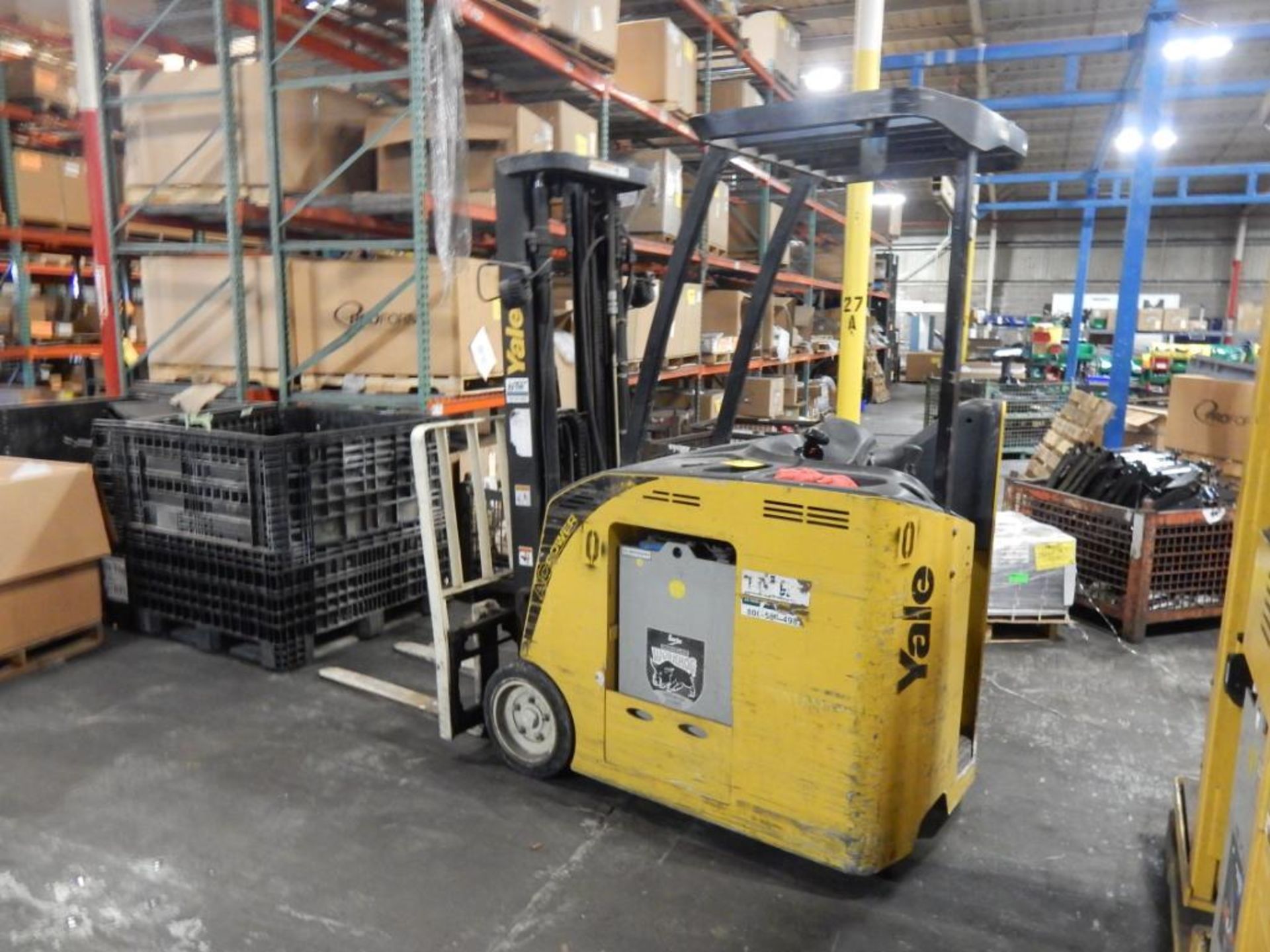 YALE ELEC. STAND-UP RIDER FORKLIFT, M# ESC035ACN36TE088, S/N B883N02807L, 3,500 LB. CAP., APPROX. 20
