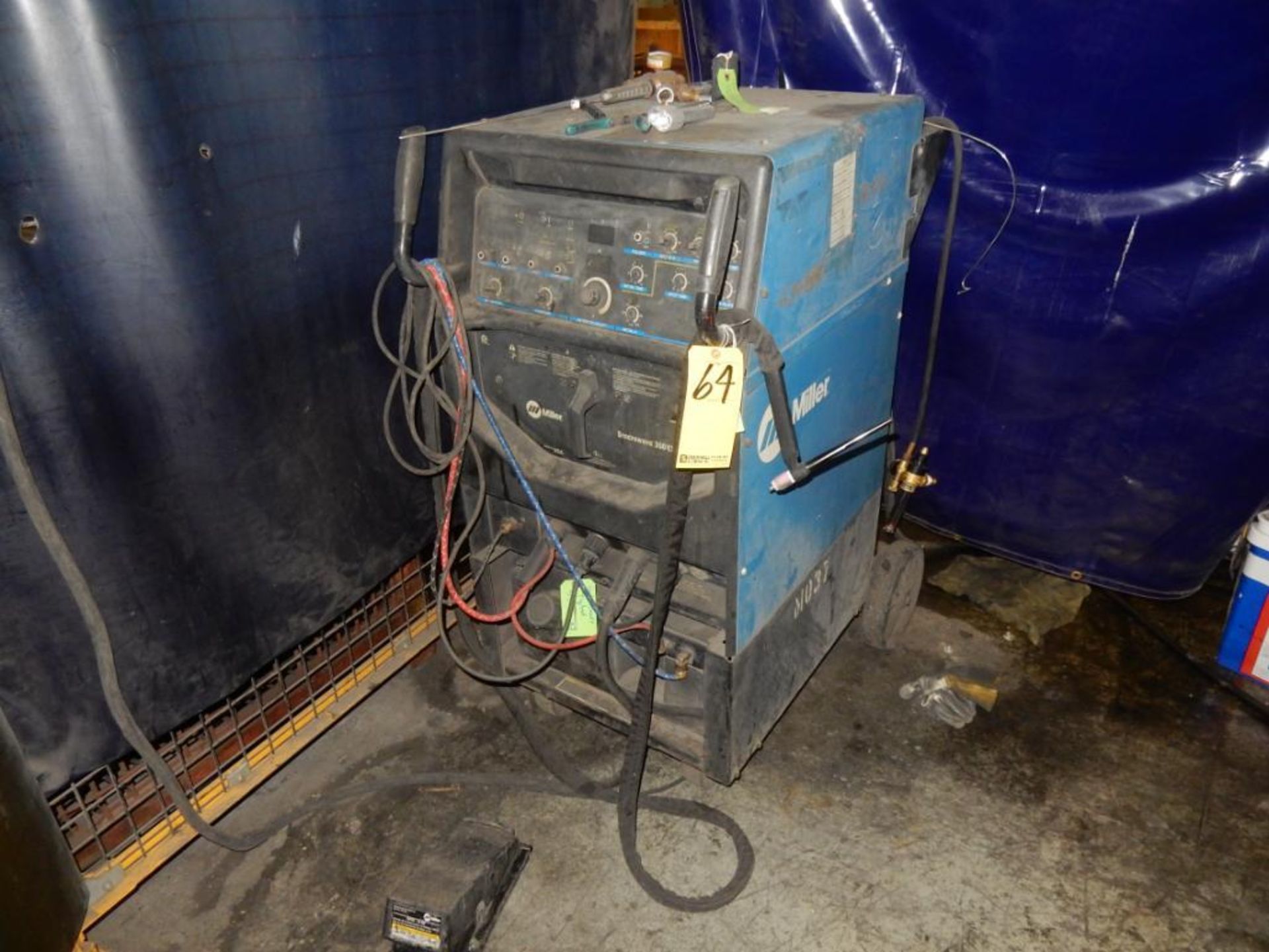 MILLER SYNCROWAVE 350XL TIG WELDER, M# SYNCROWAVE 350LX, S/N LJ290377L, CART, ACCESS.