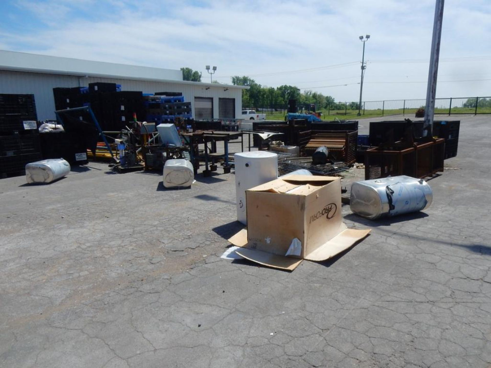 CONTENTS OF YARD ON NORTH SIDE OF EAST BLDG. FROM LEROI COMPRESSOR SOUTH TO THE GATE TO INCLUDE - (N - Image 7 of 7