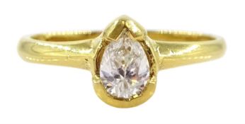 18ct gold single stone pear cut diamond ring