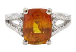 18ct white gold orange / yellow sapphire ring