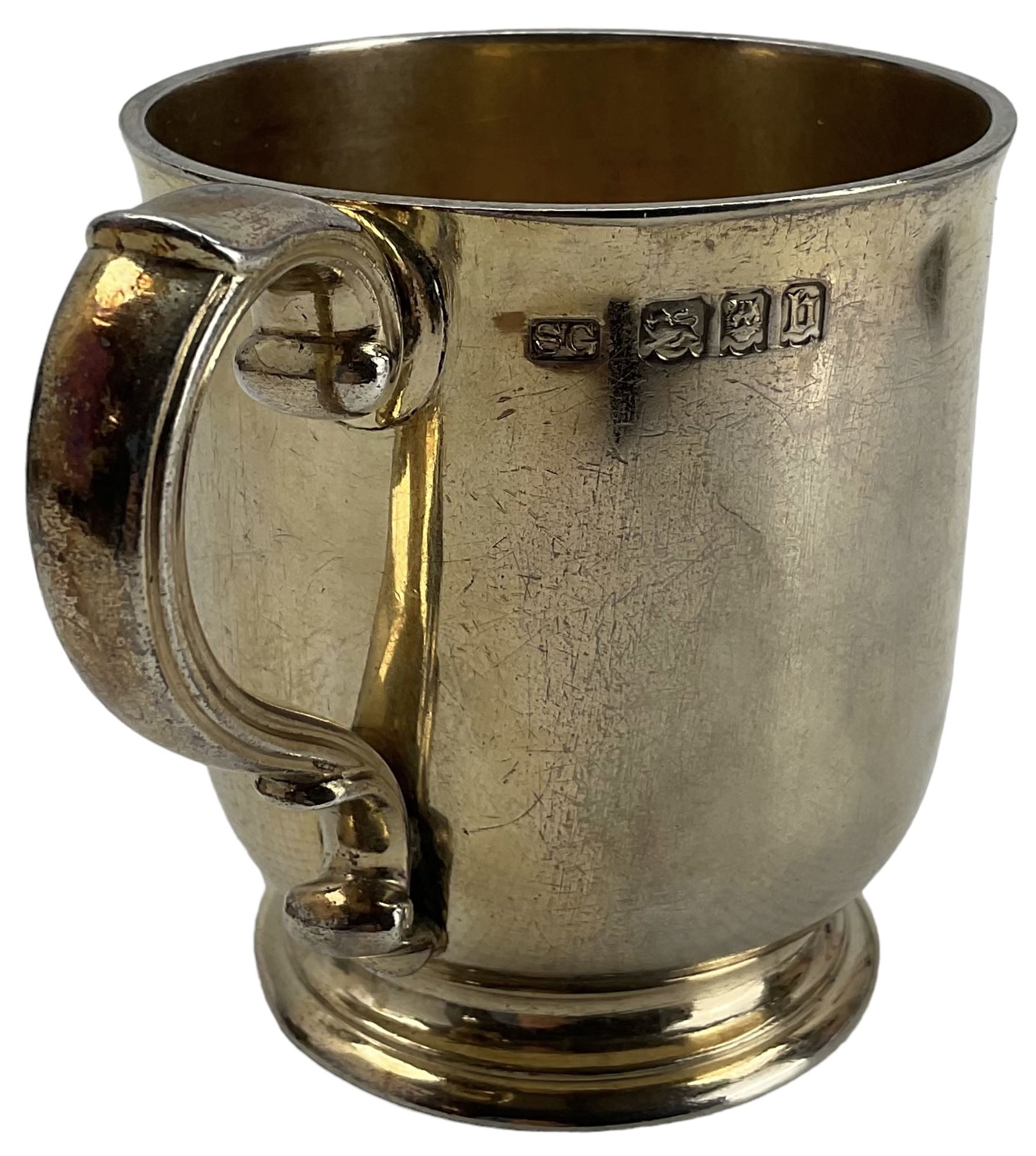 Silver christening mug with gilded interior and inscription London 1917 Maker Garrard & Co - Image 3 of 6