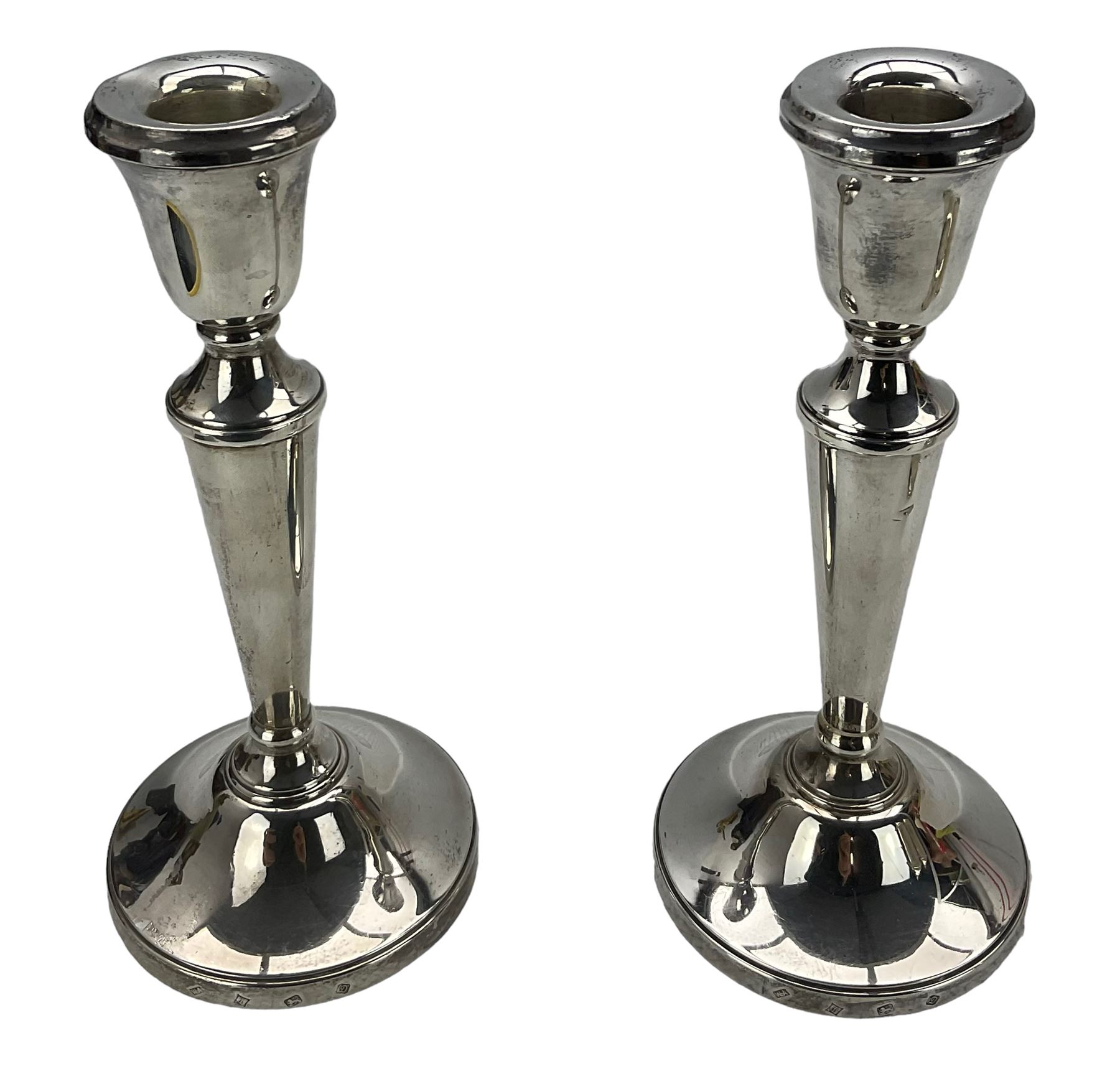 Pair of silver pepperettes with pierced covers H9cm London 1927 Maker Blackmore & Fletcher and a pai - Image 2 of 5