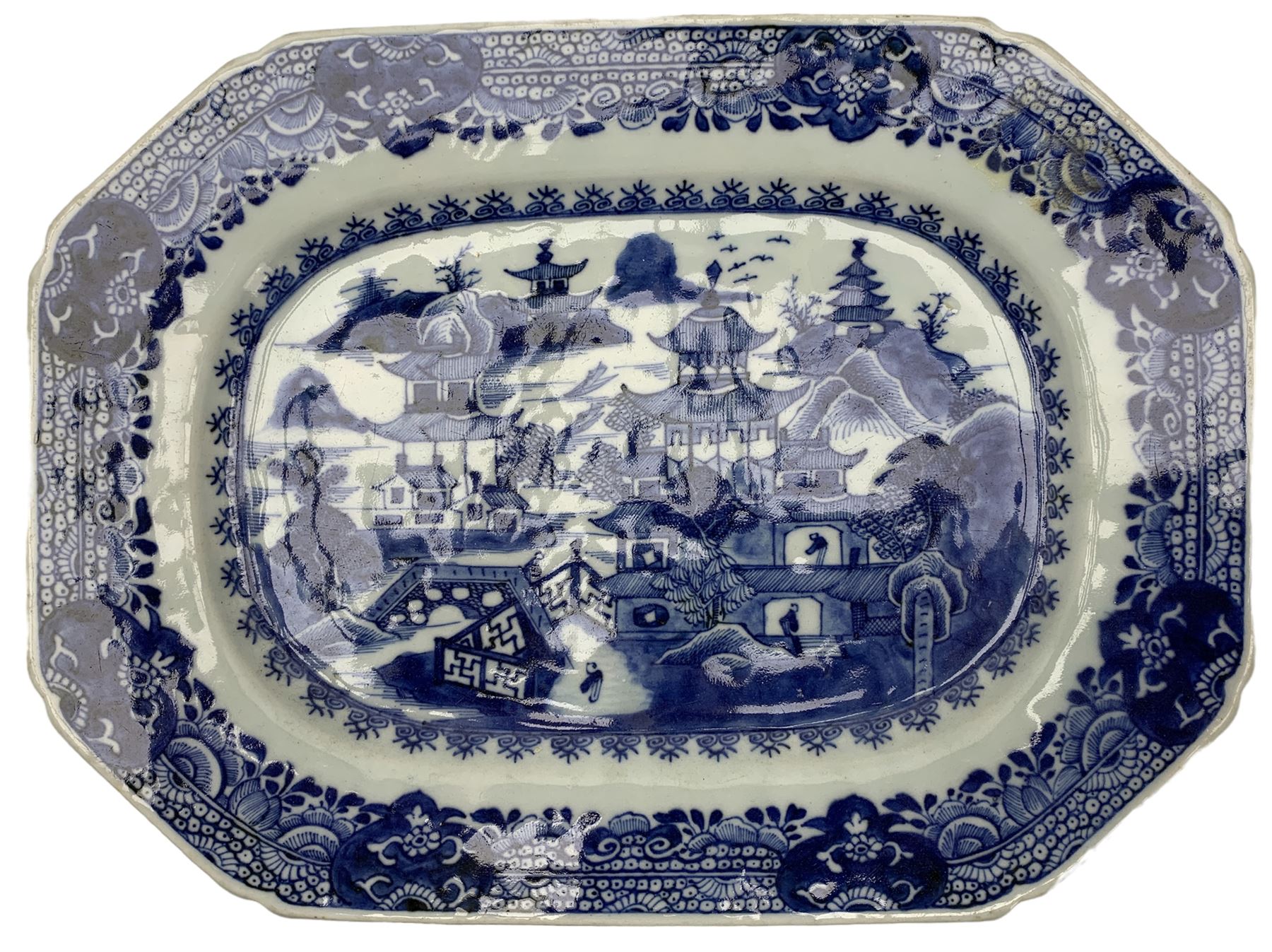 18th century Chinese Export blue and white serving dish - Image 4 of 4