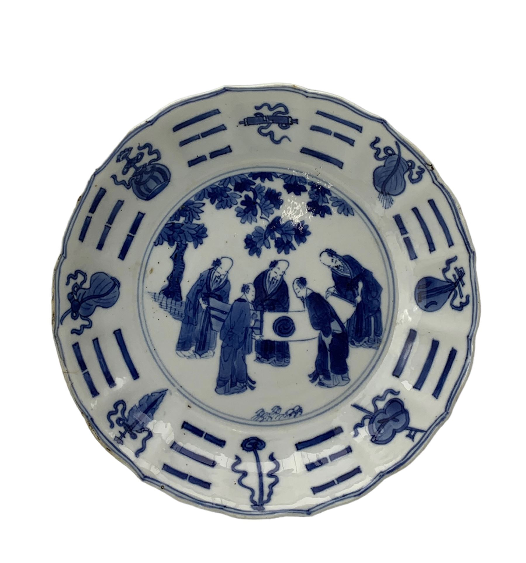 Chinese 'Bagua' lobed dish