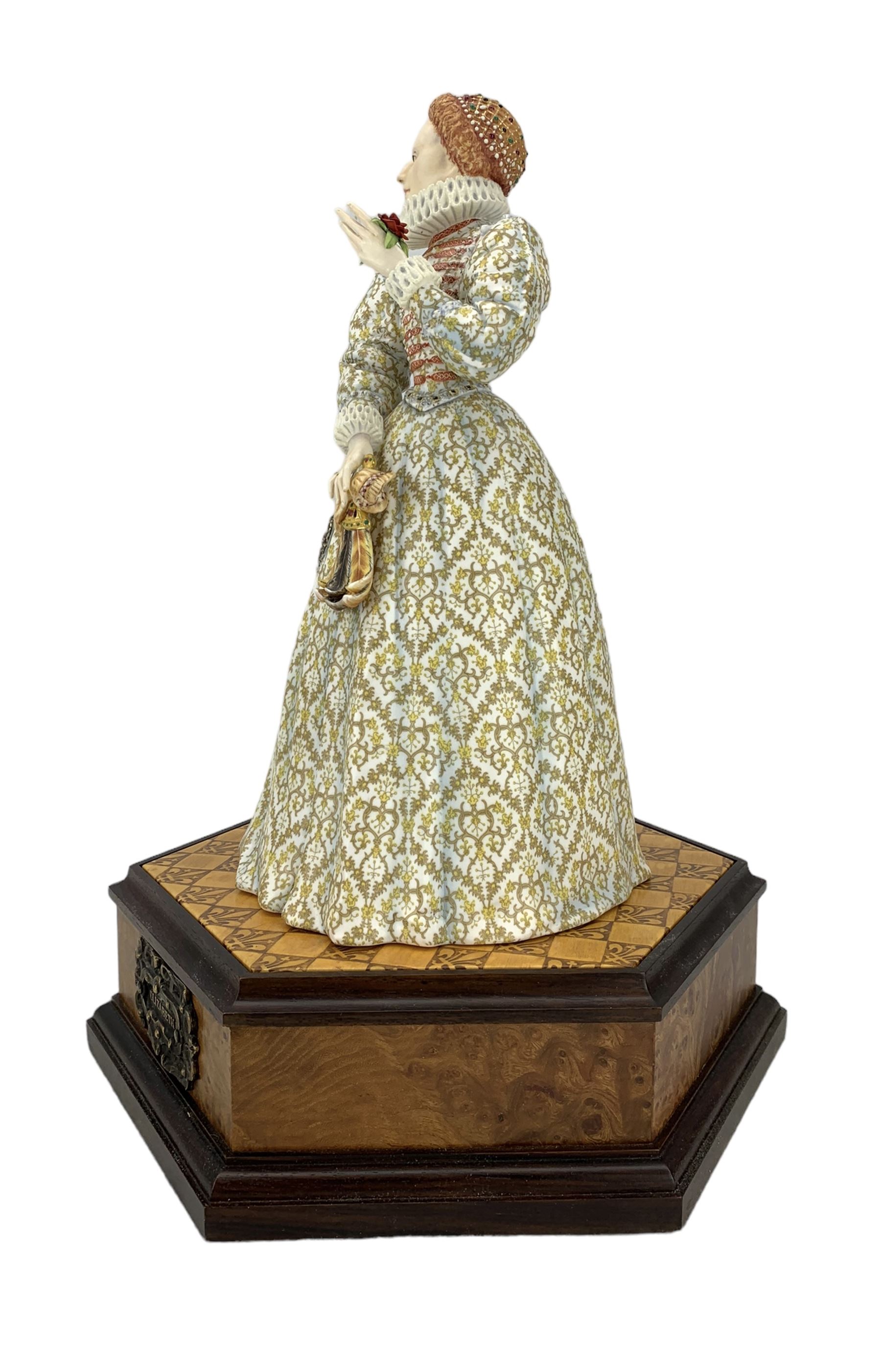 Royal Worcester limited edition figure Queen Elizabeth 1 from the Queens Regnant of England series m - Image 2 of 2