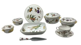 Royal Worcester Evesham table ware including vegetable dishes and covers