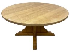 Knightman - oak dining table