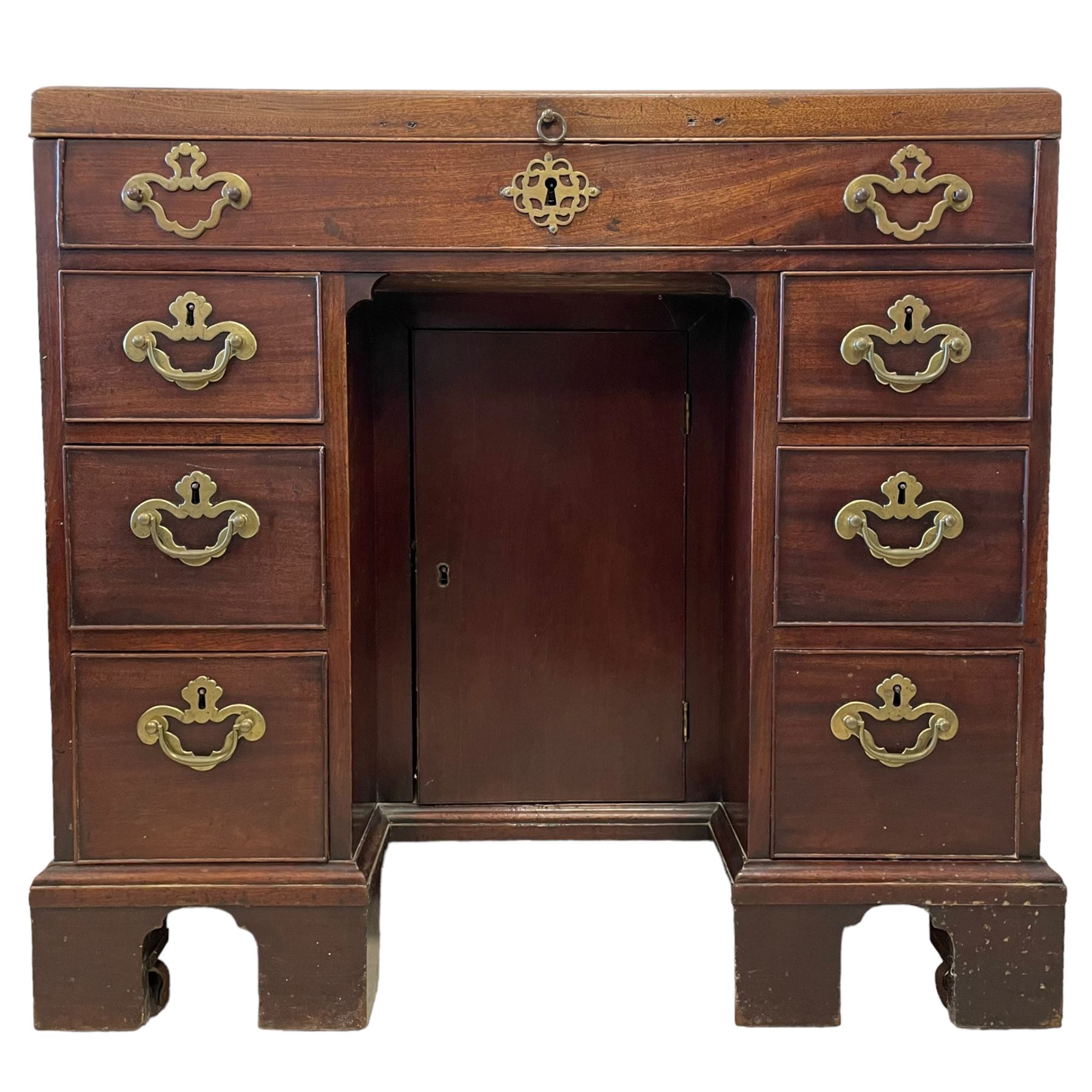 George III mahogany gentleman's kneehole dressing chest - Image 11 of 15