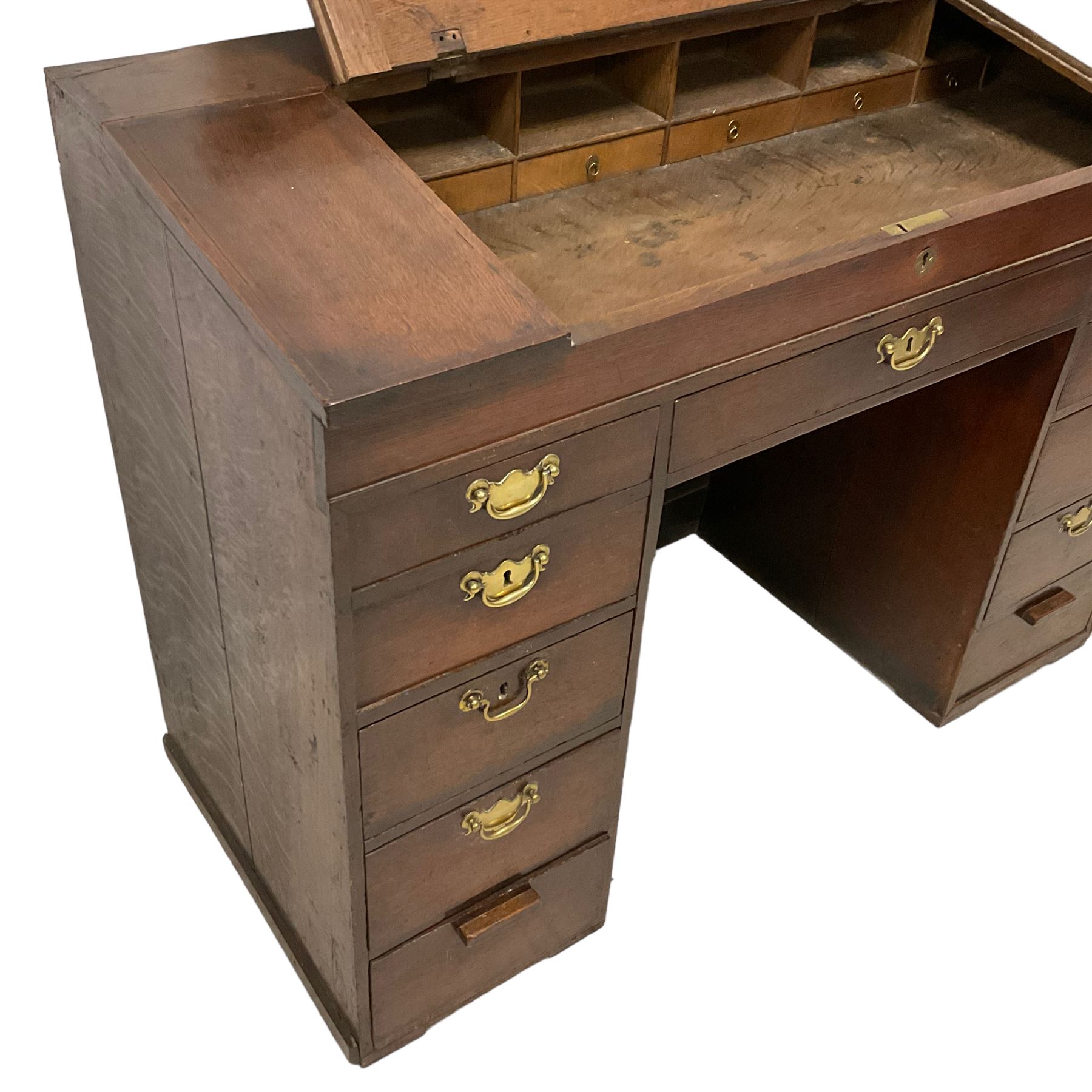 George III oak kneehole clerk's desk - Image 5 of 6