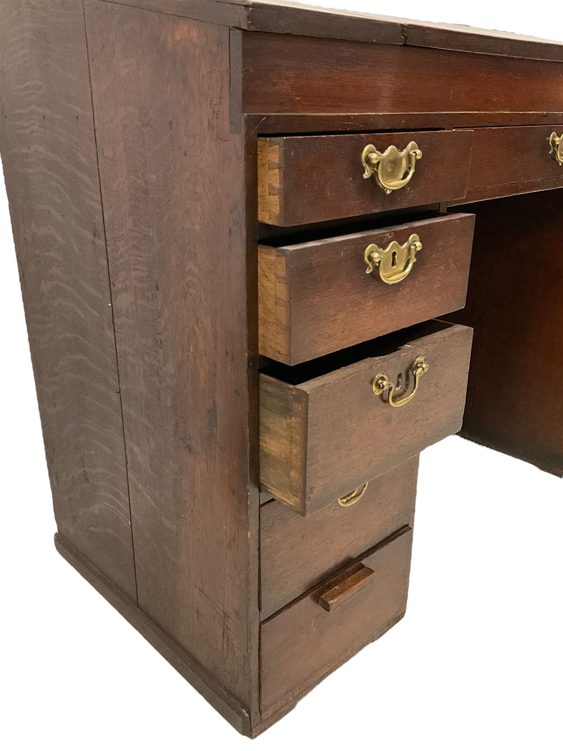 George III oak kneehole clerk's desk - Image 6 of 6