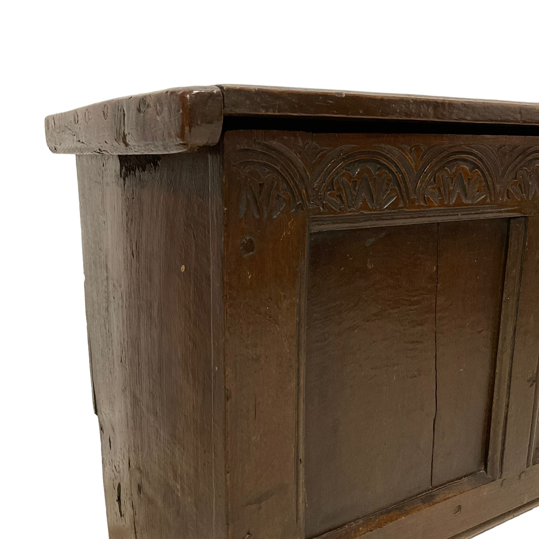 17th century oak six plank coffer or chest - Image 7 of 8