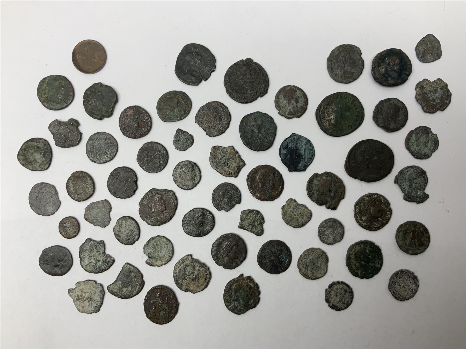 Mixed group of approximately seventy four bronze - Bild 10 aus 14