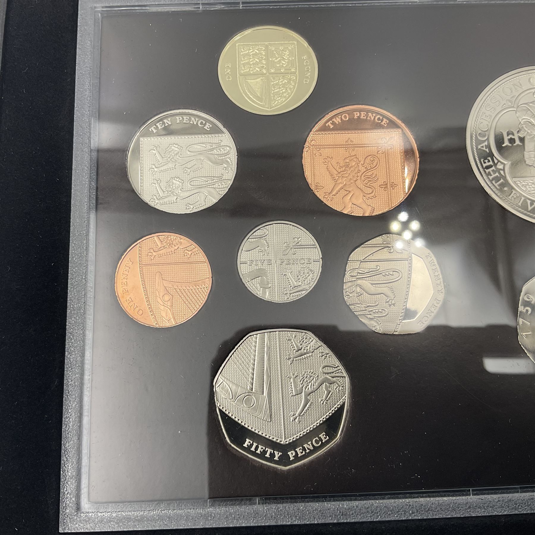 The Royal Mint United Kingdom 2009 proof coin set - Image 2 of 9