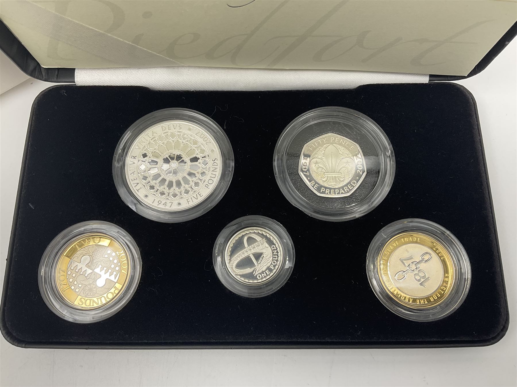 The Royal Mint United Kingdom 2007 silver proof piedfort five coin collection - Image 2 of 6