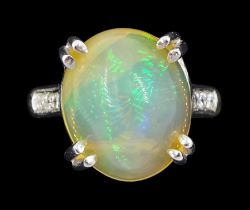 18ct white gold single stone opal ring